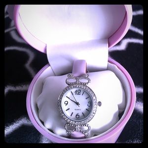 Quartz Woman’s watch.